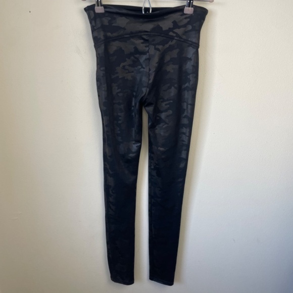 Spanx Faux Leather Camo Legging‎ - Picture 4 of 10
